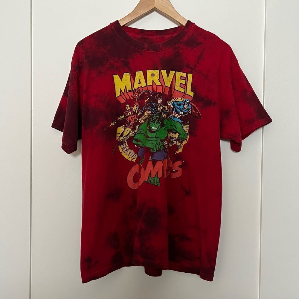 Marvel Comics T-Shirt Adult Large Red Graphic Tie Dye Hulk Iron Man Capt America